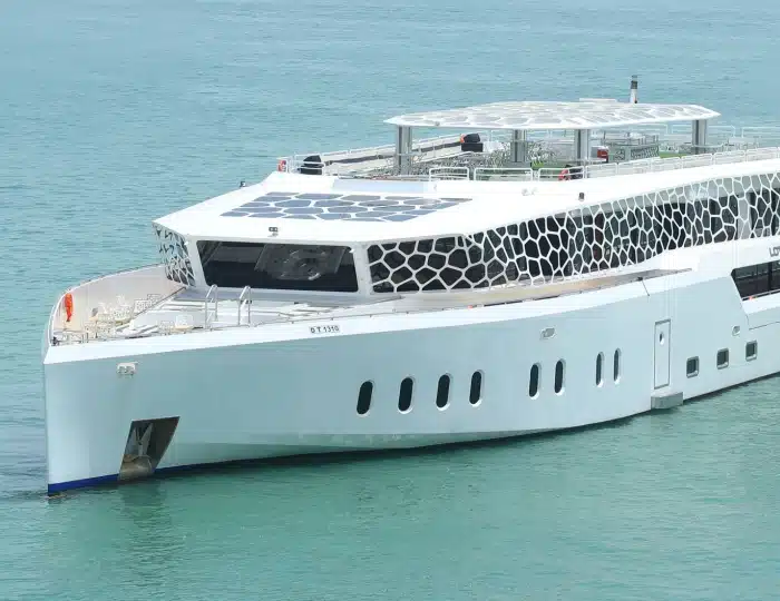 بلیط کشتی لوتوس (Lotus Mega Yacht) + شام بوفه و نوشیدنی