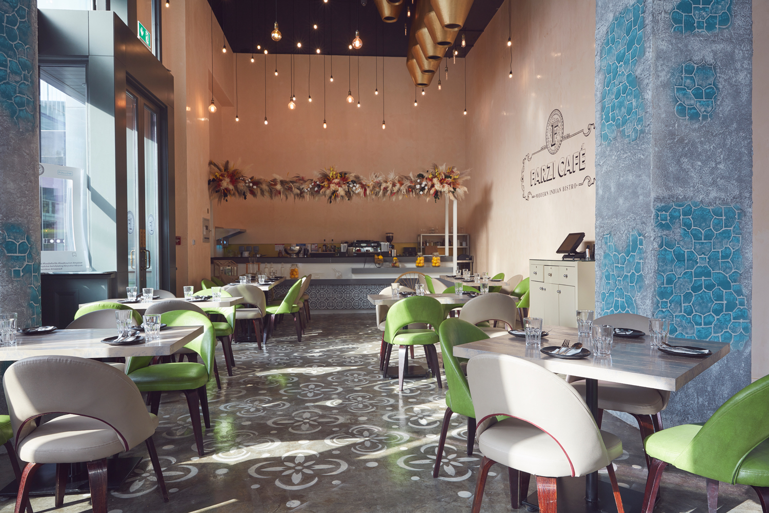 Farzi Café